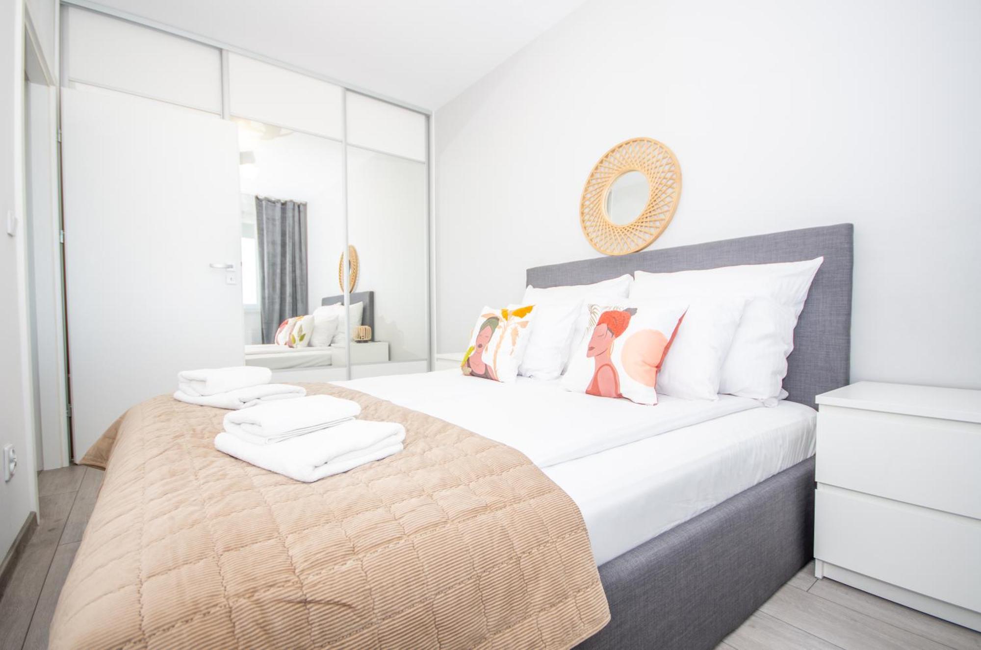 Inpoint Zablocie Modern Apartments For Work&Travel Krasków Eksteriør bilde