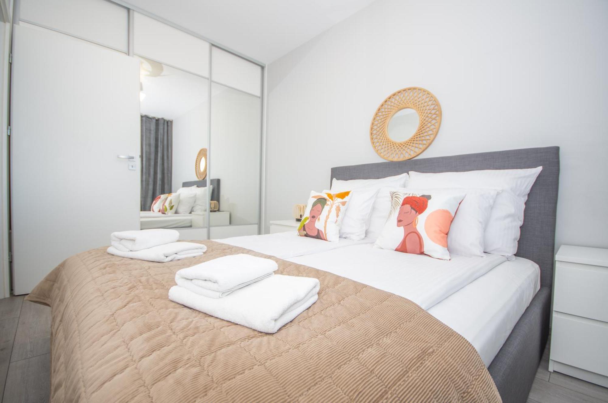 Inpoint Zablocie Modern Apartments For Work&Travel Krasków Eksteriør bilde